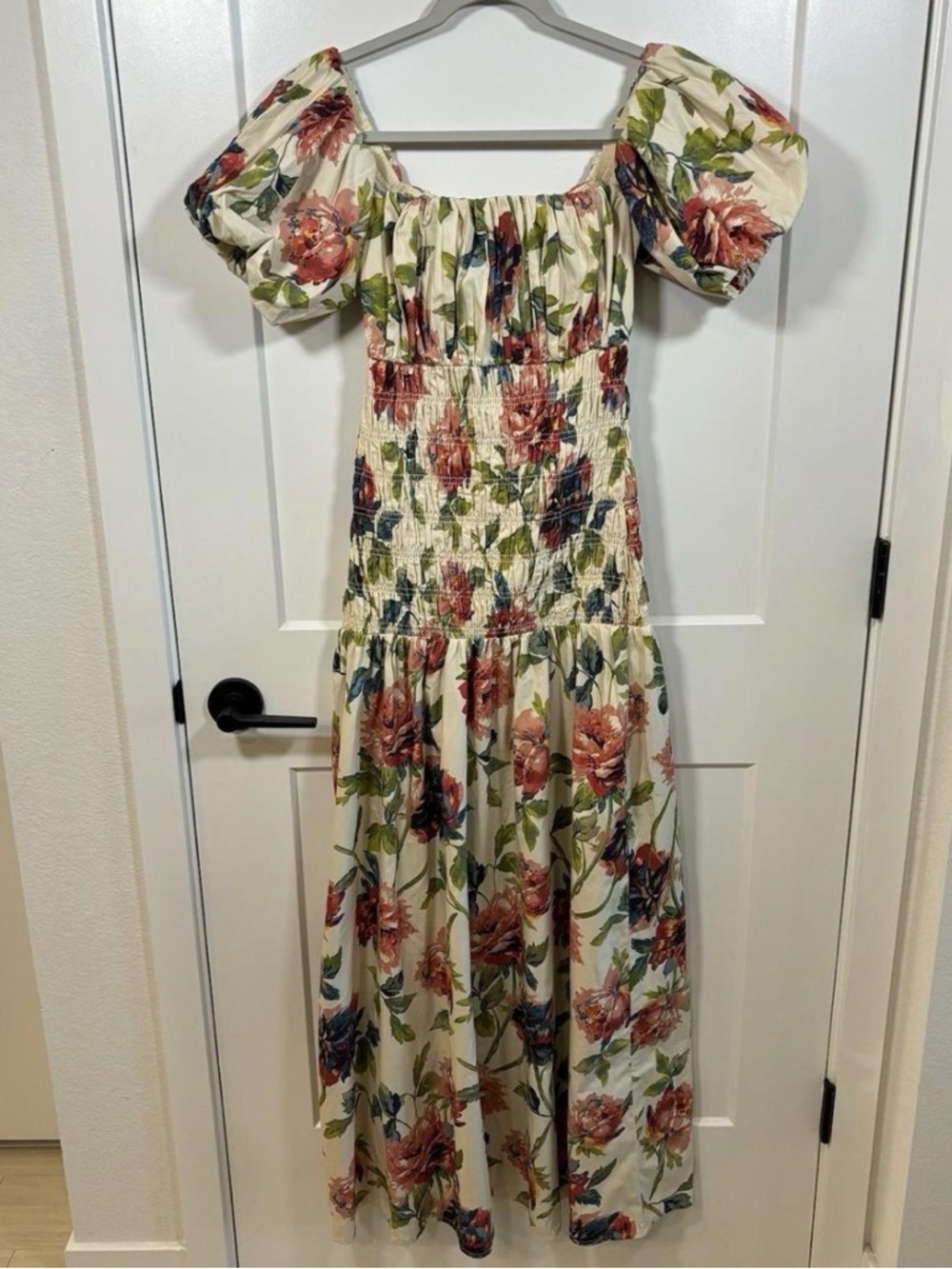 ABERCROMBIE & FITCH Floral Smocked Midi Dress in Cream with Puff Sleeves